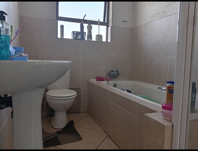 2 BEDROOM SECTIONAL TITLE FOR SALE IN BOKSBURG NORTH
